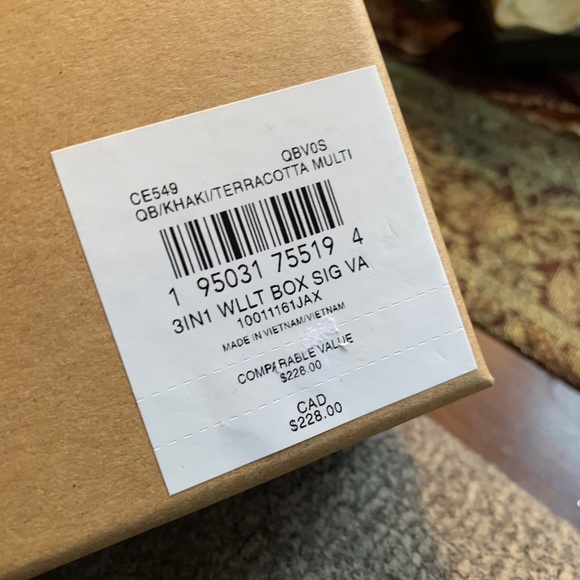 Authentic COACH Signat leather/Smooth leather Colorblock 3-1 wallet/Keychain set - Picture 11 of 11